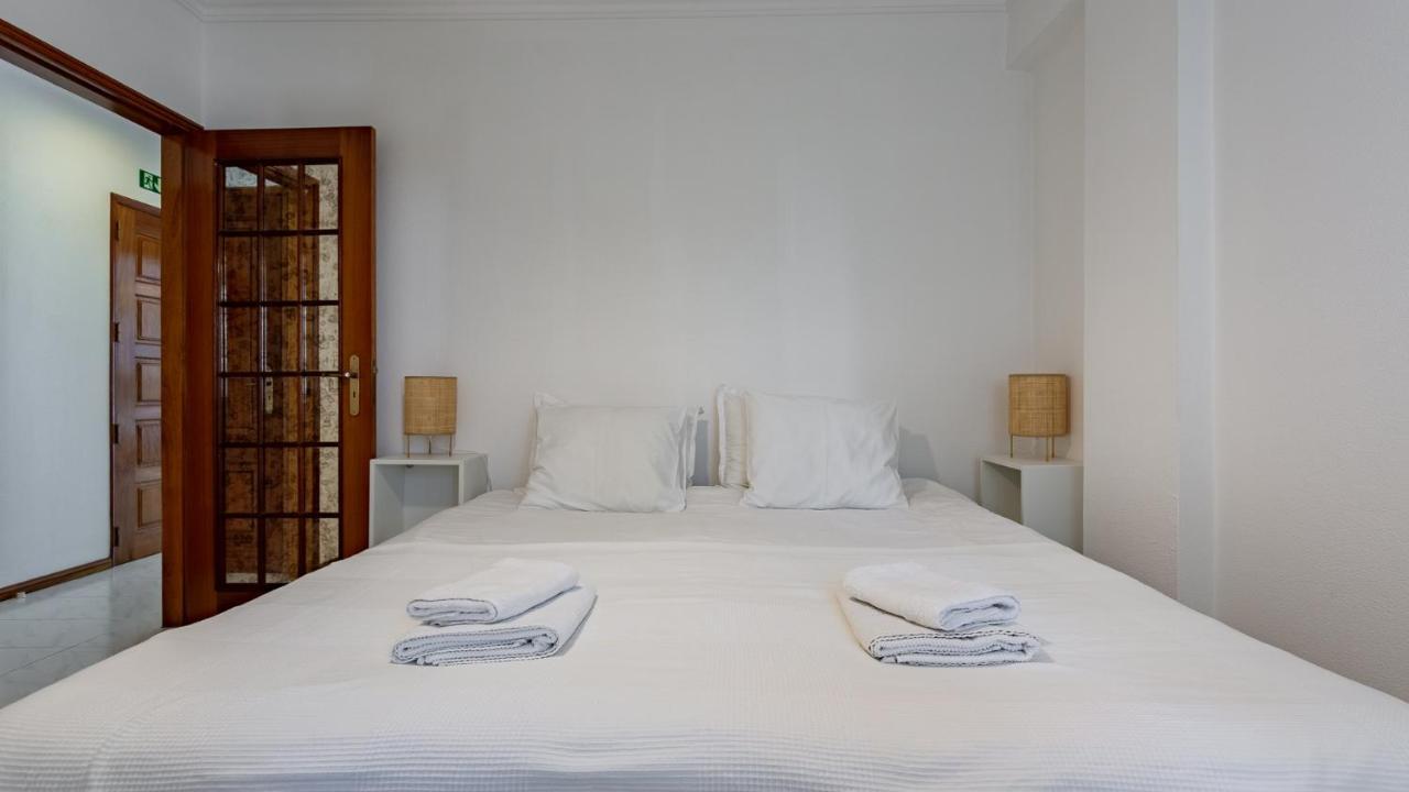 Bright 1Bdr Apartment W/Balcony By Lovelystay Vila Real de Santo António Eksteriør billede